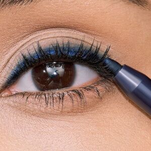 Kevyn Aucoin navy In Perspective Eyeliner Pencil
